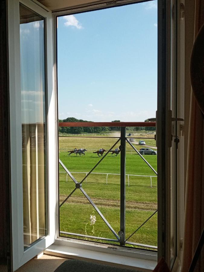 47 Wetherby Way, 3 Bedrooms, Sleeps 6, Easy Walk To Town, Parking, Self Catering, Great View Стратфорд на Ейвън Екстериор снимка