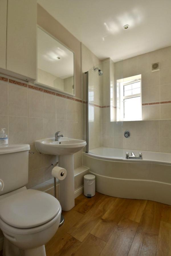 47 Wetherby Way, 3 Bedrooms, Sleeps 6, Easy Walk To Town, Parking, Self Catering, Great View Стратфорд на Ейвън Екстериор снимка