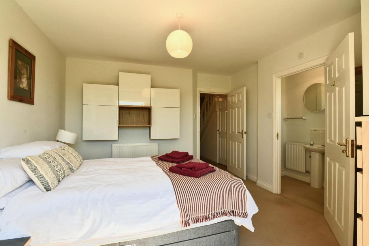 47 Wetherby Way, 3 Bedrooms, Sleeps 6, Easy Walk To Town, Parking, Self Catering, Great View Стратфорд на Ейвън Екстериор снимка