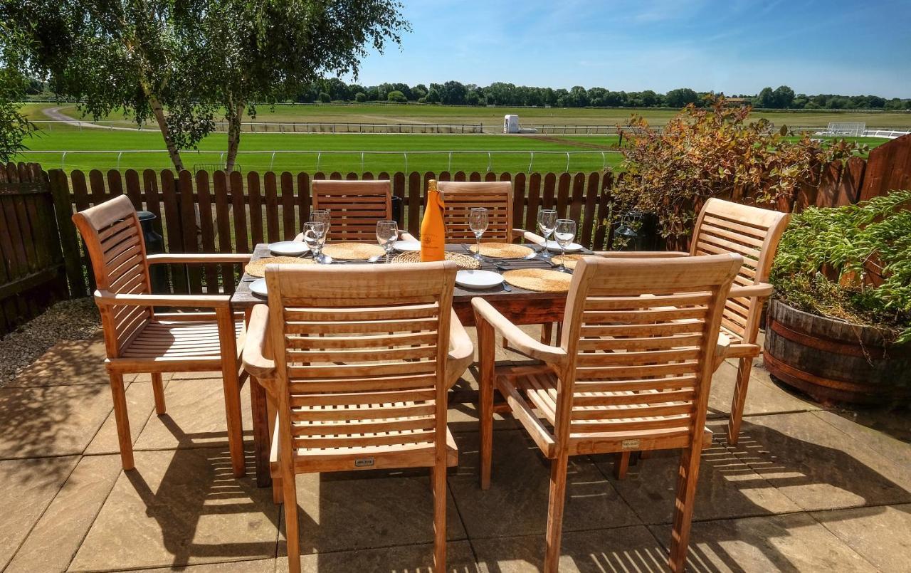 47 Wetherby Way, 3 Bedrooms, Sleeps 6, Easy Walk To Town, Parking, Self Catering, Great View Стратфорд на Ейвън Екстериор снимка