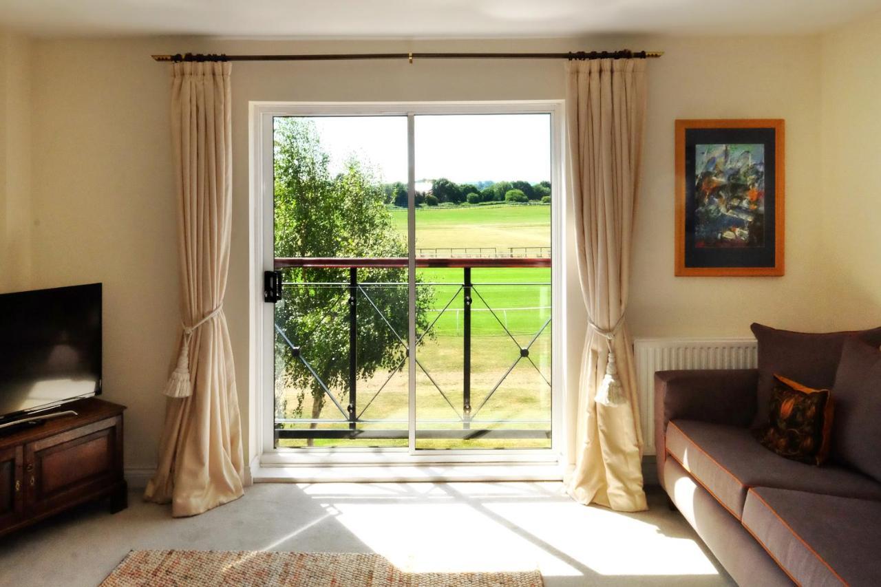 47 Wetherby Way, 3 Bedrooms, Sleeps 6, Easy Walk To Town, Parking, Self Catering, Great View Стратфорд на Ейвън Екстериор снимка