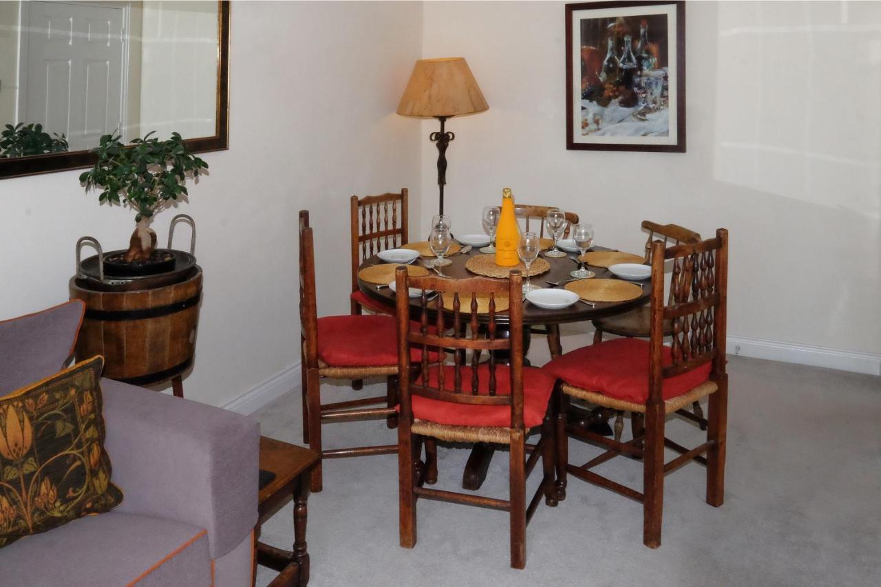 47 Wetherby Way, 3 Bedrooms, Sleeps 6, Easy Walk To Town, Parking, Self Catering, Great View Стратфорд на Ейвън Екстериор снимка